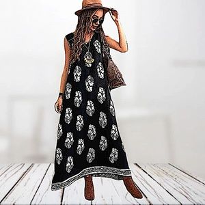 BOHEMIAN SLEEVELESS MAXI DRESS